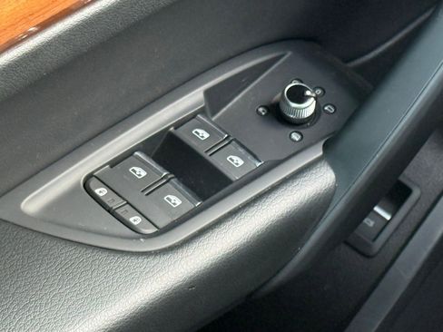 Used 2023 Audi Q5 2.0T Premium image 36