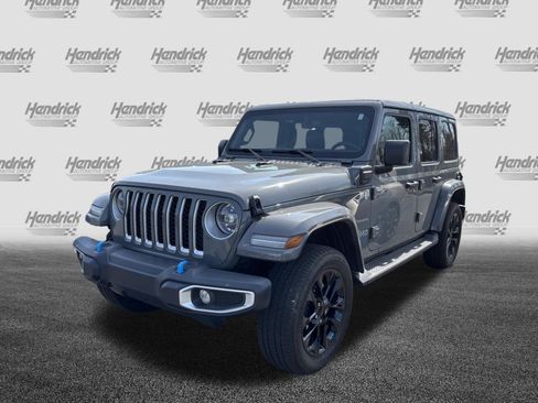 Used 2022 Jeep Wrangler Unlimited Sahara w/ Cold Weather Group image 5