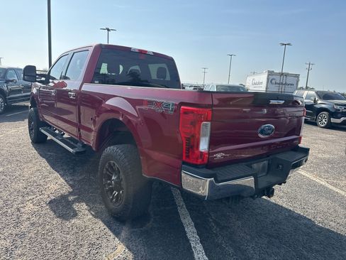 Used 2017 Ford F250 XLT w/ XLT Premium Package image 5
