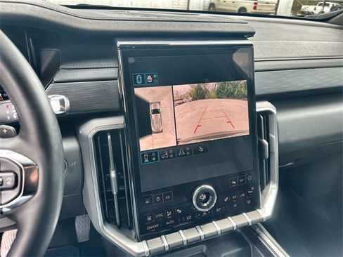 Used 2025 GMC Acadia Elevation image 14