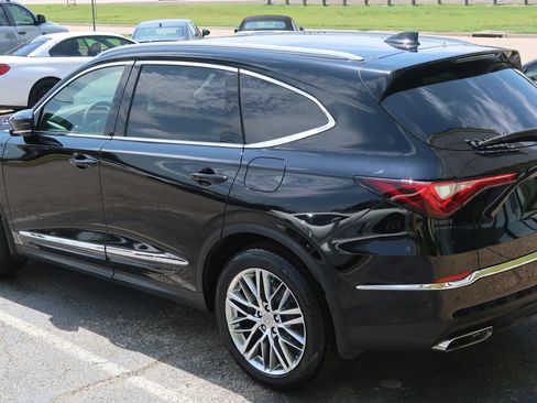 Used 2024 Acura MDX w/ Advance Package AWD/4WD image 11