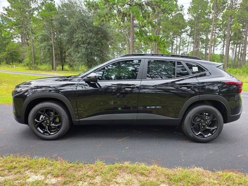 New 2026 Chevrolet Trax LT w/ Sunroof Package FWD image 2