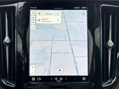 Used 2023 Volvo XC60 B5 Plus image 5