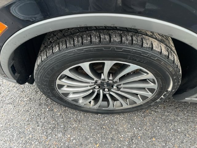 Used 2020 Lincoln Aviator Reserve w/ Equipment Group 201A AWD/4WD image 3