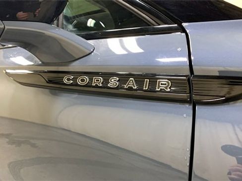 Used 2025 Lincoln Corsair Reserve w/ Equipment Group 202A image 10
