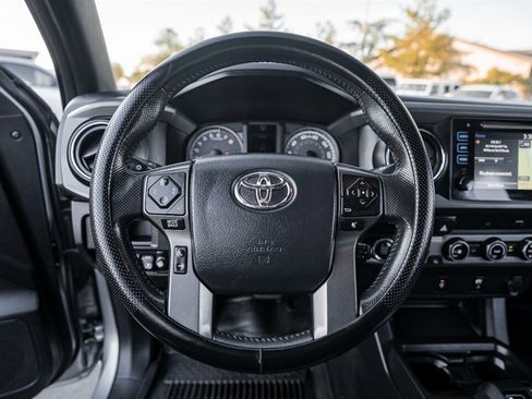 Used 2017 Toyota Tacoma TRD Off-Road w/ Tow Package (A/T) image 22