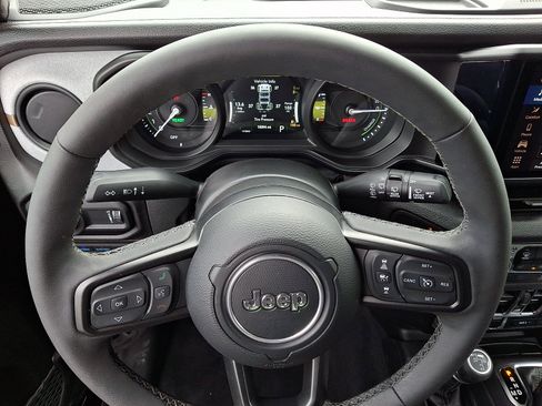 Used 2025 Jeep Wrangler Unlimited Sport S 4xe image 18