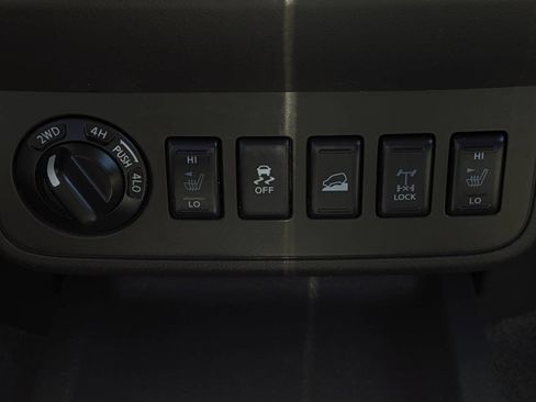 Used 2015 Nissan Xterra PRO-4X AWD/4WD image 24