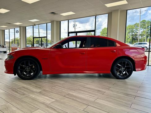 Used 2020 Dodge Charger R/T w/ Blacktop Package RWD image 4