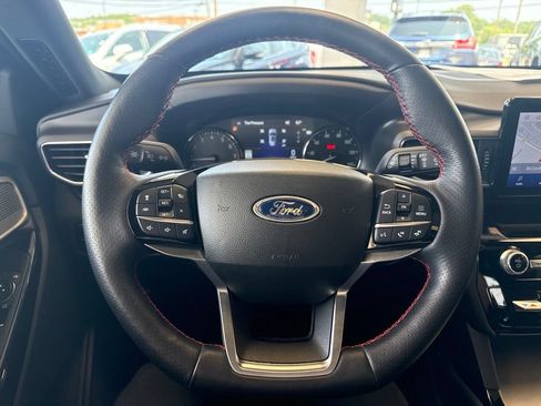 Used 2023 Ford Explorer ST-Line w/ Class IV Trailer Tow Package AWD/4WD image 18