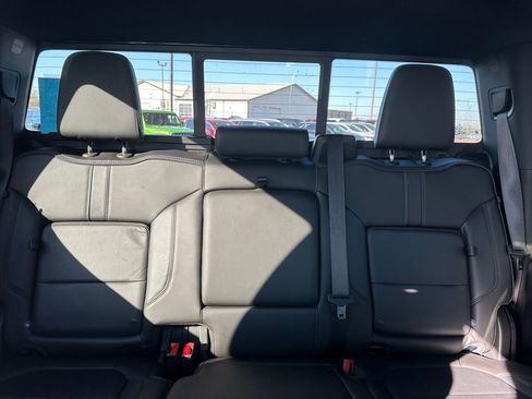 Used 2019 Chevrolet Silverado 1500 High Country AWD/4WD image 32