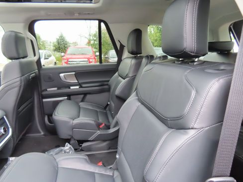 New 2025 Ford Expedition Platinum w/ Driver's Package image 20