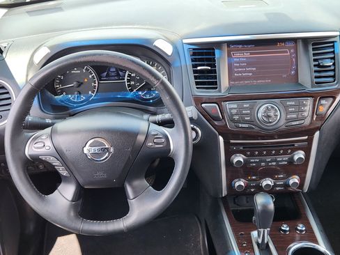 Used 2016 Nissan Pathfinder Platinum w/ Cargo Package FWD image 30