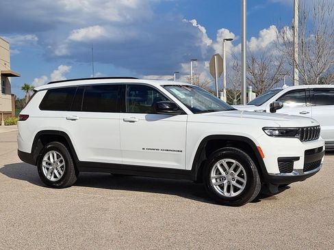 Used 2025 Jeep Grand Cherokee L Laredo image 3