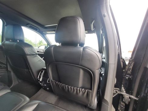 Used 2016 Porsche Cayenne S w/ Premium Plus Package AWD/4WD image 19