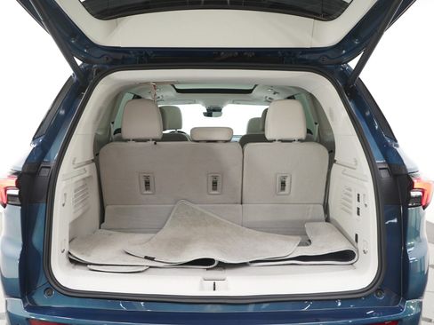 Used 2025 Buick Enclave Avenir w/ Super Cruise Package image 18