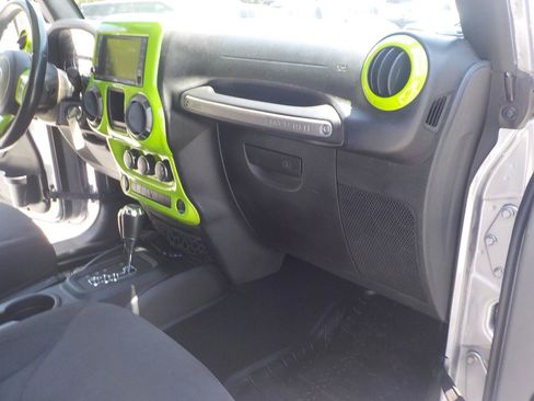 Used 2018 Jeep Wrangler Unlimited Sport AWD/4WD image 23