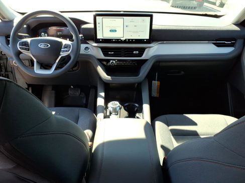 New 2026 Ford Explorer Active AWD/4WD image 8
