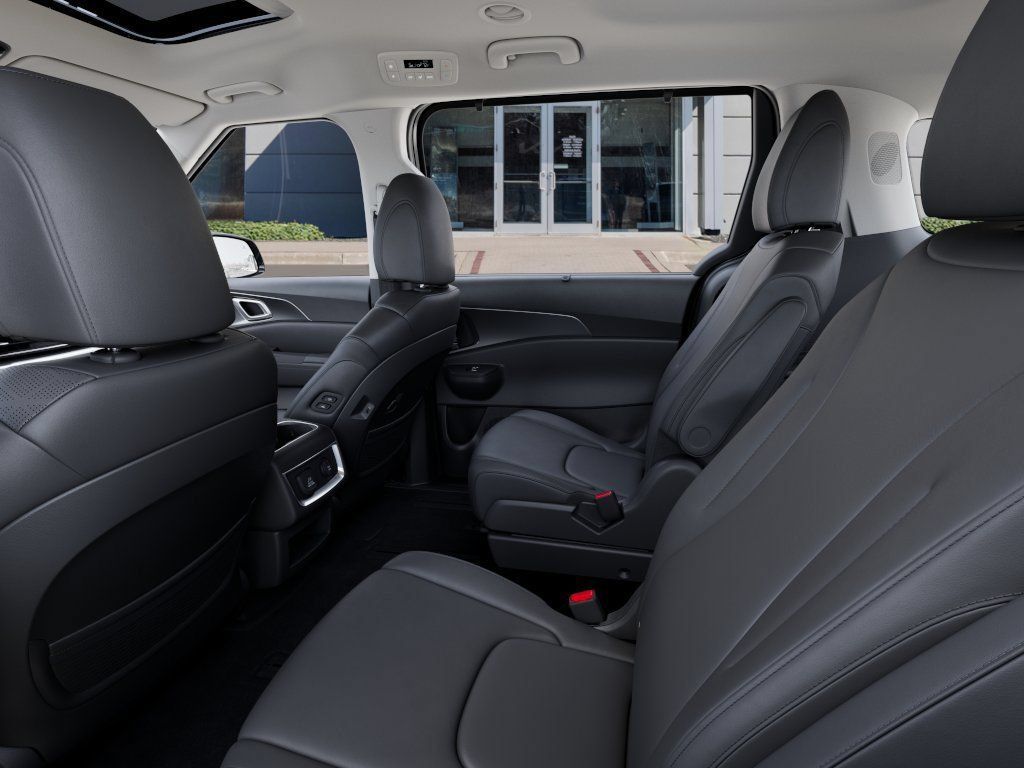 New 2027 Kia Carnival SX w/ Dark Edition Package FWD image 22