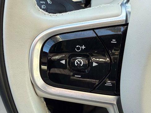 Used 2021 Volvo V60 T5 Cross Country image 22