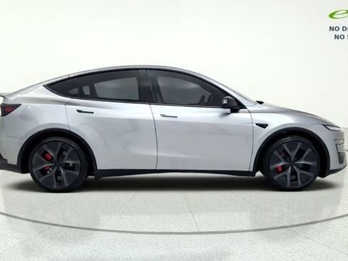 Used 2026 Tesla Model Y Performance AWD/4WD image 10
