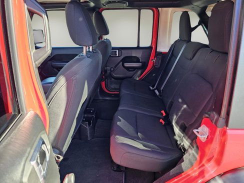 Used 2018 Jeep Wrangler Unlimited Sport image 15