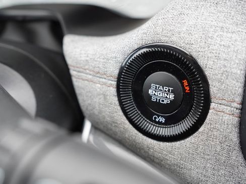 Used 2023 Jeep Compass Latitude image 28