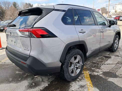 Used 2023 Toyota RAV4 LE image 4