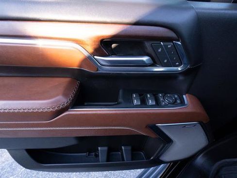 Used 2024 GMC Sierra 2500 Denali Ultimate image 16