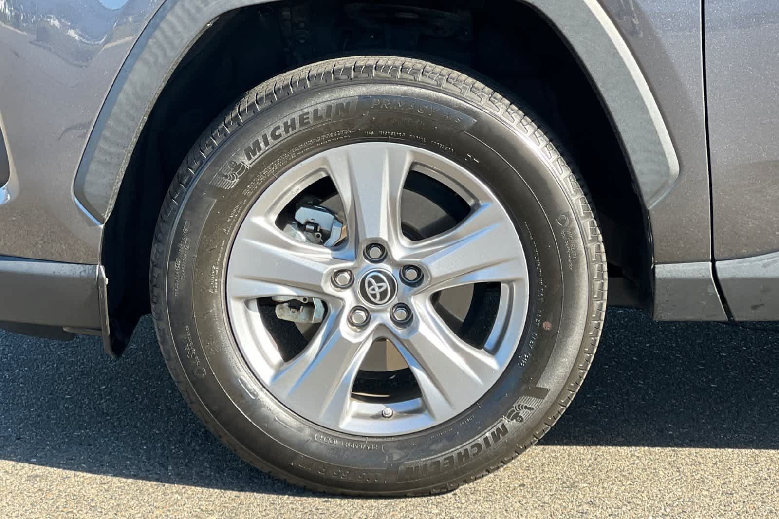 Certified 2022 Toyota RAV4 LE AWD/4WD image 30