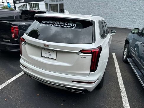 New 2025 Cadillac XT6 Luxury AWD/4WD image 8