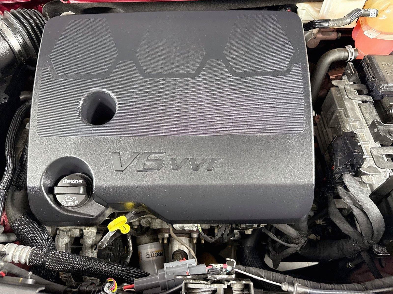 Used 2021 Chevrolet Traverse LT FWD image 41