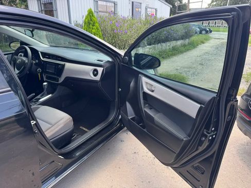 Used 2017 Toyota Corolla L FWD image 22