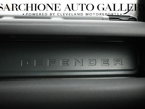 Used 2022 Land Rover Defender 90 X-Dynamic S image 17