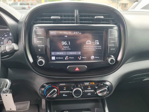 Used 2022 Kia Soul LX w/ Technology Package FWD image 18