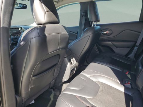 Used 2020 Jeep Cherokee Trailhawk w/ Cold Weather Group image 16