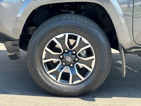 Certified 2023 Toyota Tacoma TRD Sport AWD/4WD image 33