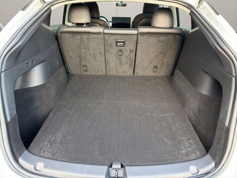 Used 2020 Tesla Model Y Long Range image 11