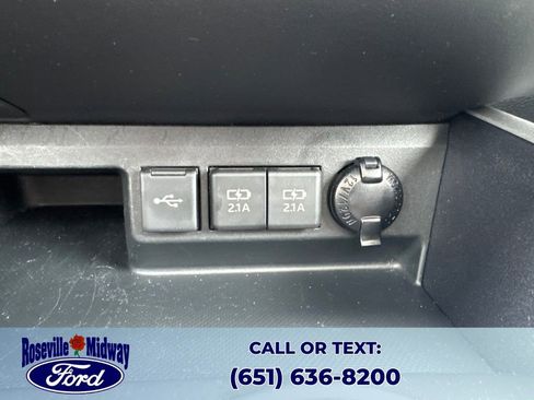 Used 2020 Toyota Highlander XLE AWD/4WD image 17