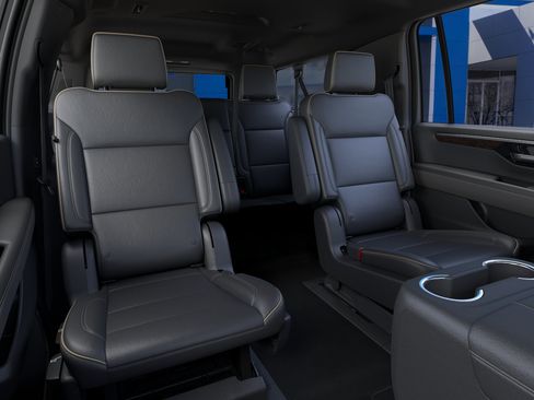 New 2026 Chevrolet Suburban Premier AWD/4WD image 19