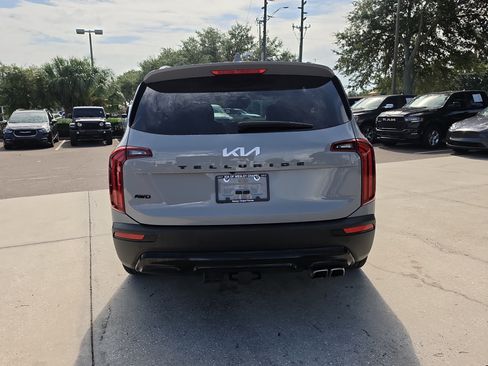 Certified 2022 Kia Telluride SX w/ Nightfall Edition Package AWD/4WD image 7