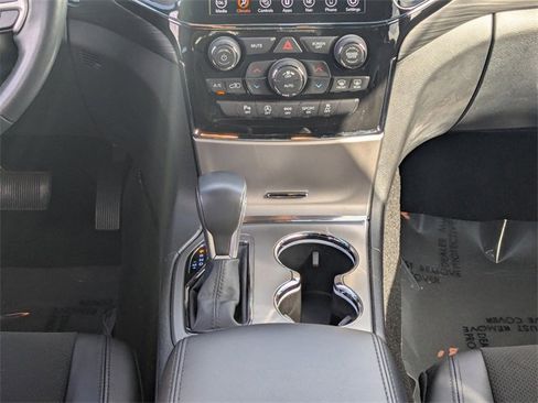 Used 2021 Jeep Grand Cherokee Laredo X image 19