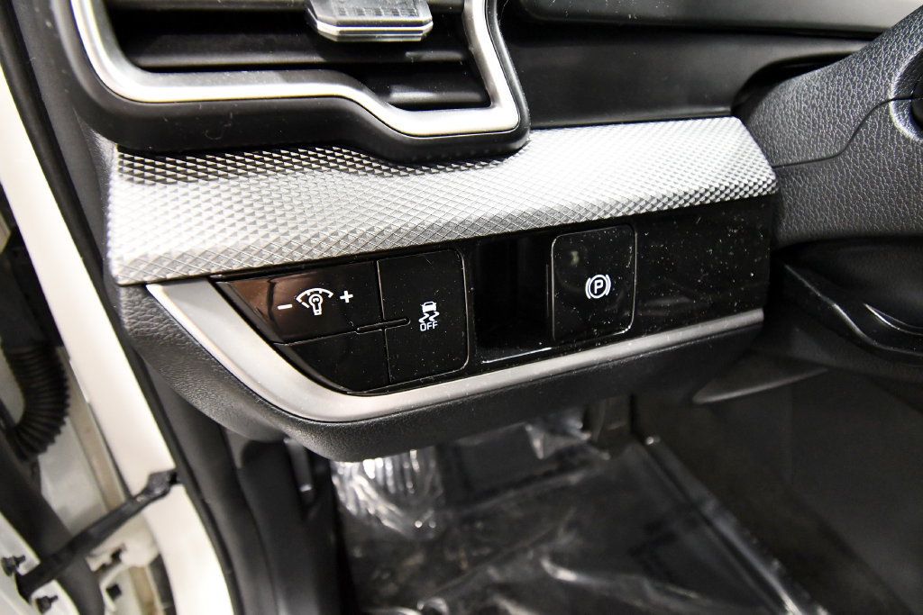 Certified 2023 Kia Sportage LX AWD/4WD image 19