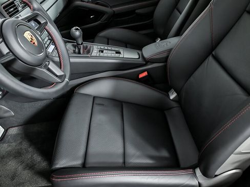Used 2019 Porsche 911 Speedster RWD image 17