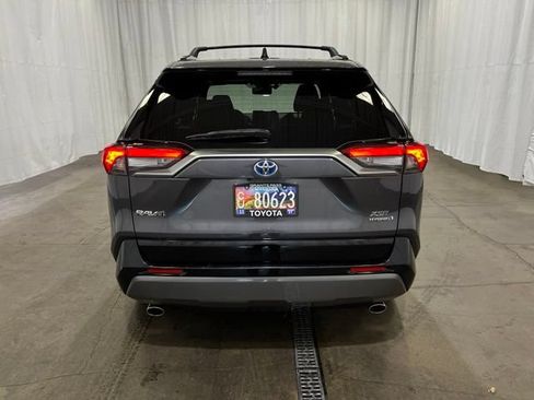Used 2019 Toyota RAV4 XSE AWD/4WD image 5