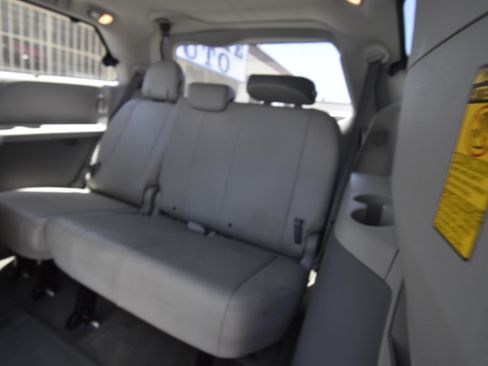 Used 2013 Toyota Sienna Limited AWD/4WD image 14