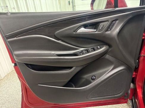 Used 2017 Buick Envision Essence image 12
