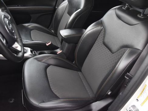 Used 2019 Jeep Compass Latitude image 15