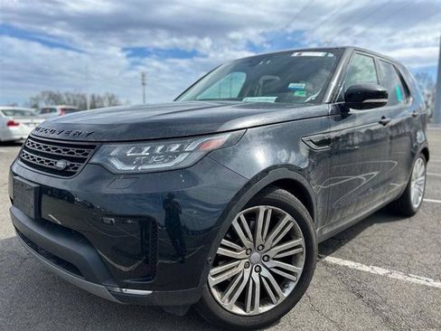Used 2017 Land Rover Discovery First Edition AWD/4WD image 2