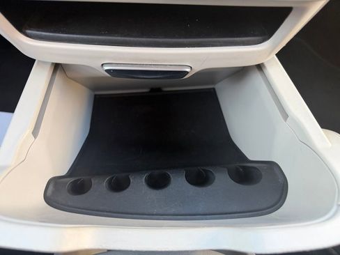 Used 2023 Chrysler Pacifica Touring-L FWD image 31